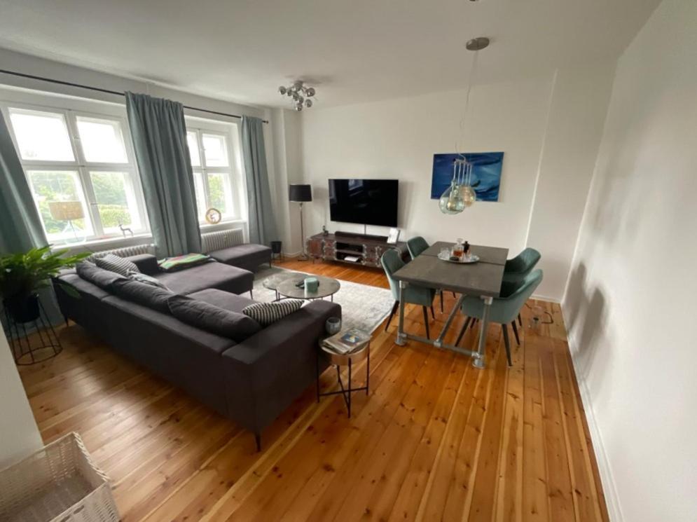 Cosmopolitan Comfort Stylish Flat Apartamento